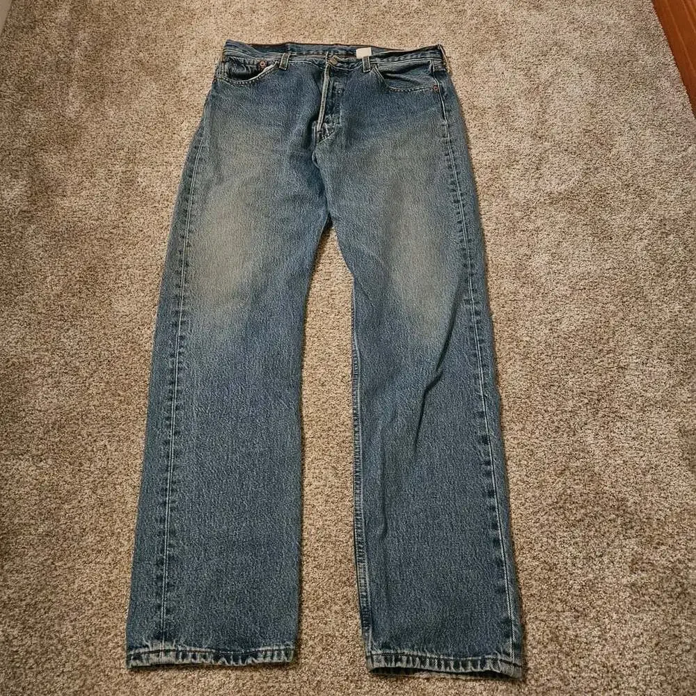Levi's 501 Original Fit Jeans Size 32x34 Medium Wash Salt and Pepper Button Fly